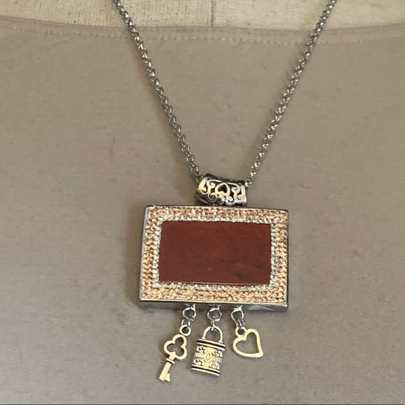 Red Jasper Crystal Gem Pendant & Chain Necklace - Picture 8 of 8